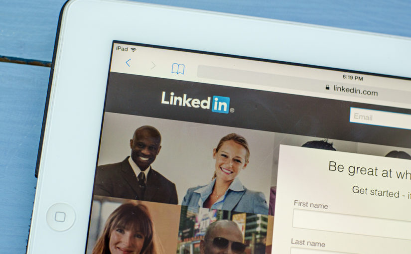 Linkedin a rede social profissional que lhe ajuda a arrumar um emprego